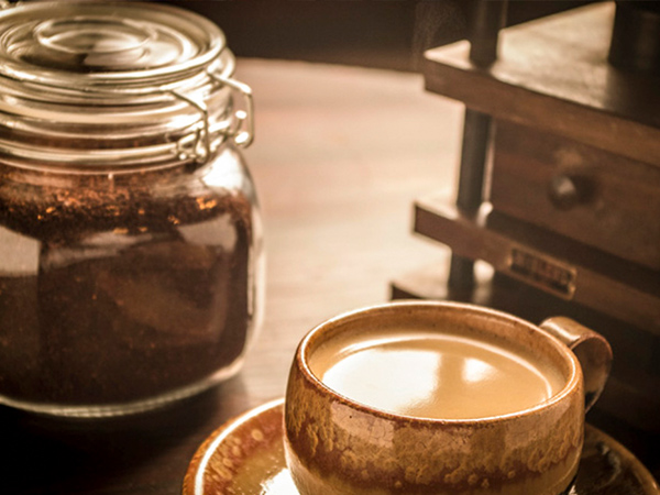 手挽きのコーヒーミルはご両親の喫茶店で使われていたもの