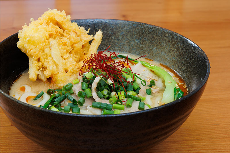 板倉ニュータウン  うどんCafeはらだの豚肉と生姜天の辛汁うどん
