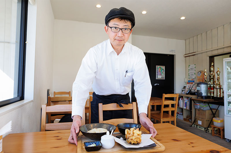 板倉ニュータウン  うどんCafeはらだ 店主　原田一平さん